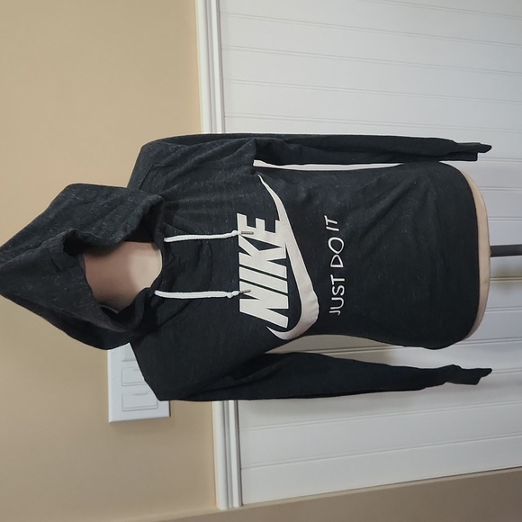 💥 Nike lightweight sweater - Picture 1 of 5